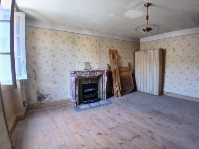 MAISON A VENDRE - ROZIER EN DONZY - 156.06 m2 - 55 000 &euro;