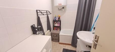 STUDIO A LOUER - CHAZELLES SUR LYON - 37.66 m2 - 429 &euro; charges comprises par mois