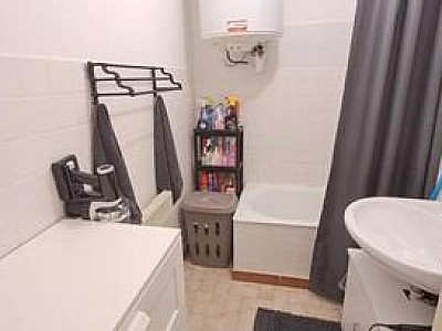 STUDIO A LOUER - CHAZELLES SUR LYON - 37.66 m2 - 429 € charges comprises par mois