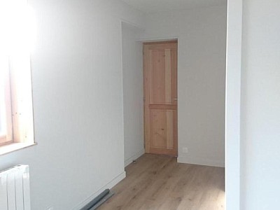 STUDIO A LOUER - FEURS - 36 m2 - 435 € charges comprises par mois