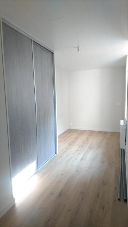 STUDIO A LOUER - FEURS - 36 m2 - 435 &euro; charges comprises par mois