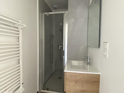 STUDIO A LOUER - MONTBRISON - 28.83 m2 - 420 € charges comprises par mois