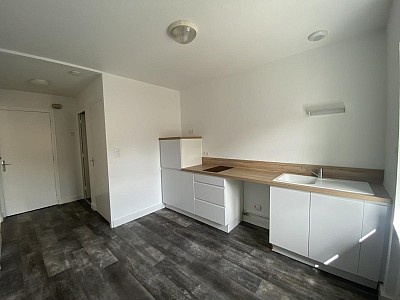 STUDIO A LOUER - MONTBRISON - 32.31 m2 - 428 € charges comprises par mois