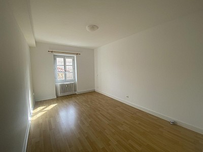 STUDIO A LOUER - MONTBRISON - 32.31 m2 - 428 € charges comprises par mois
