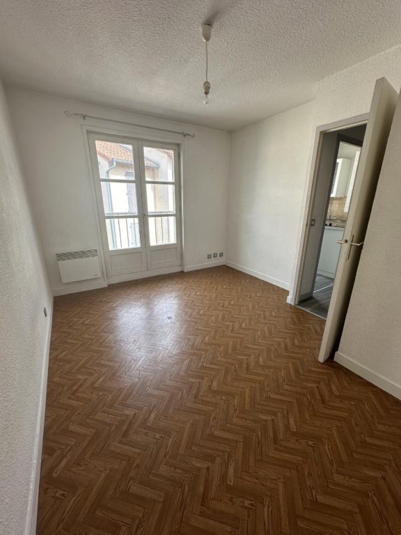 STUDIO A LOUER - MONTBRISON - 21.52 m2 - 313 &euro; charges comprises par mois