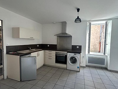 STUDIO A LOUER - NOIRETABLE - 25.91 m2 - 343 € charges comprises par mois