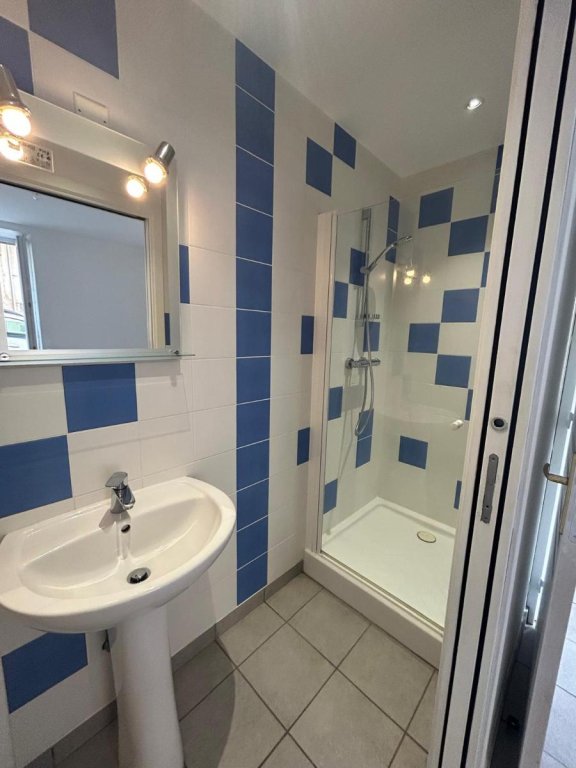 STUDIO A LOUER - NOIRETABLE - 25.91 m2 - 343 &euro; charges comprises par mois