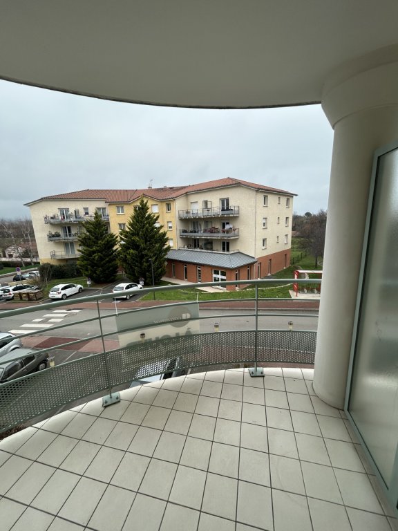 STUDIO A LOUER - SAVIGNEUX - 29.84 m2 - 380 &euro; charges comprises par mois
