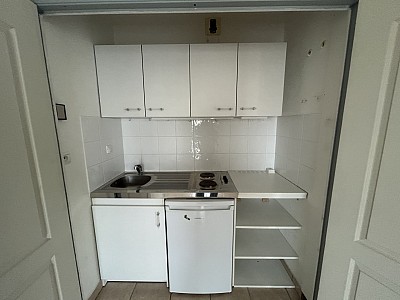 STUDIO A LOUER - SAVIGNEUX - 29.84 m2 - 380 € charges comprises par mois