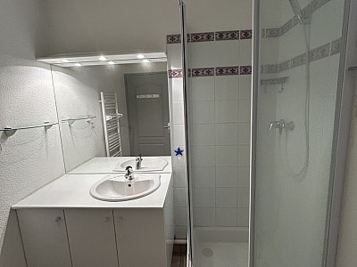 STUDIO A LOUER - SAVIGNEUX - 29.84 m2 - 380 € charges comprises par mois