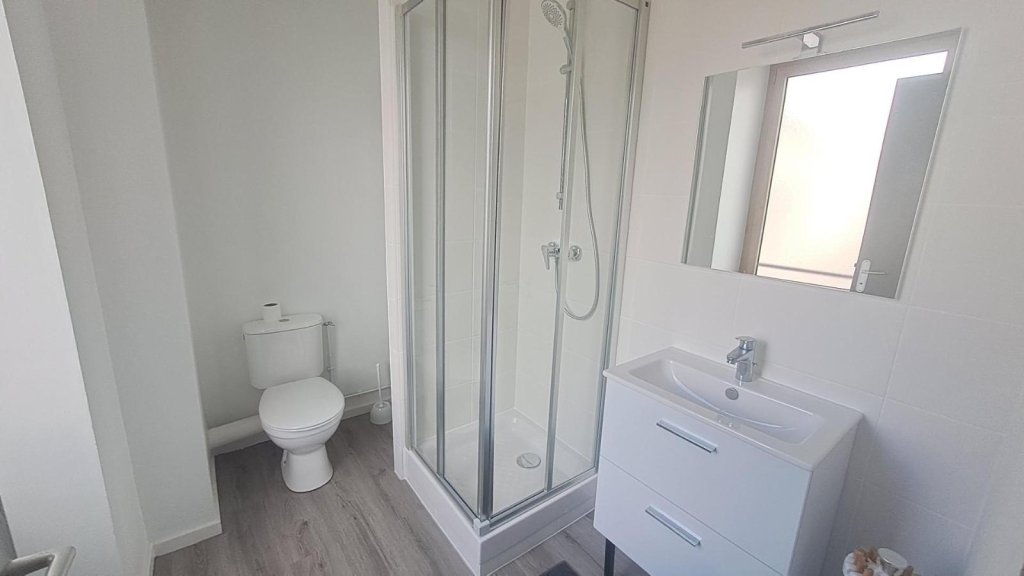 STUDIO A LOUER - ST SYMPHORIEN SUR COISE - 31.4 m2 - 490 &euro; charges comprises par mois