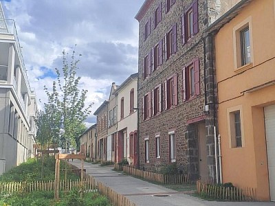 STUDIO A LOUER - ST SYMPHORIEN SUR COISE - 31.4 m2 - 490 € charges comprises par mois