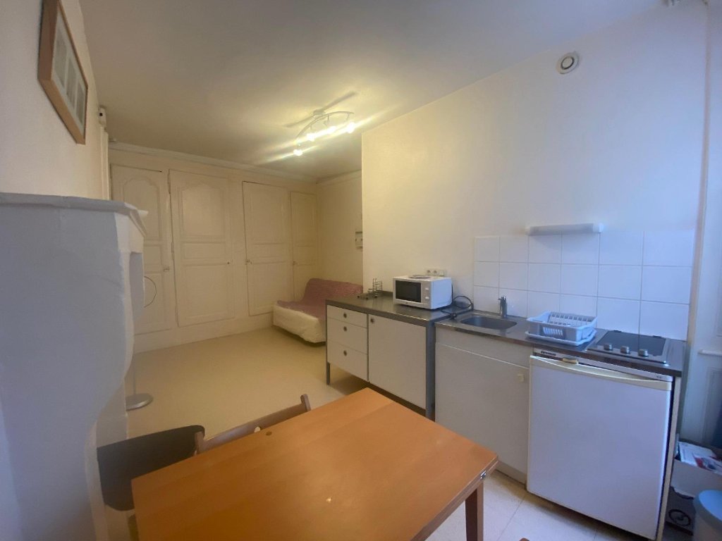 STUDIO A VENDRE - MONTBRISON - 22.16 m2 - 48 000 &euro;