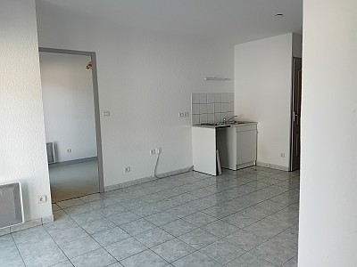 APPARTEMENT T1 A LOUER - BOEN SUR LIGNON - 32.98 m2 - 366 € charges comprises par mois