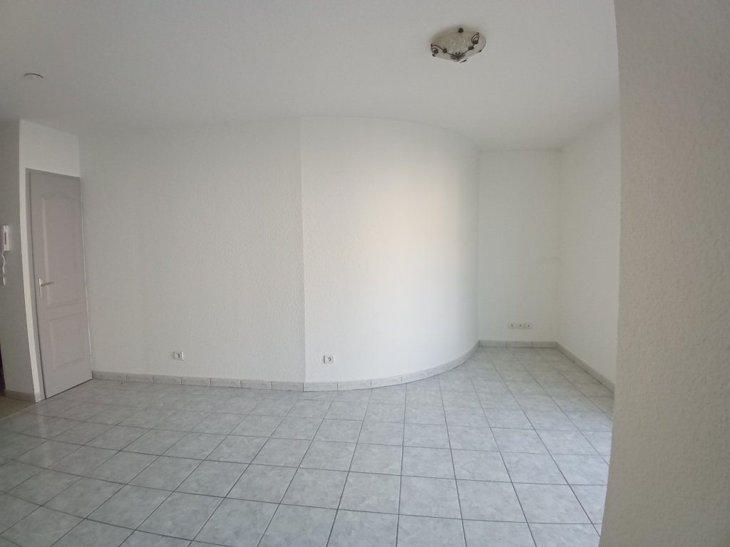 APPARTEMENT T1 A LOUER - BOEN SUR LIGNON - 32.98 m2 - 366 &euro; charges comprises par mois