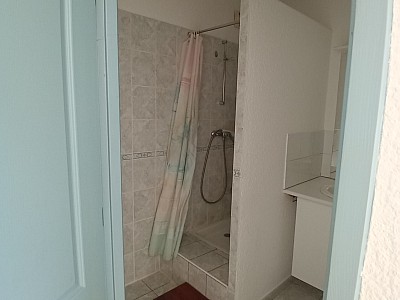 APPARTEMENT T1 A LOUER - BOEN SUR LIGNON - 32.98 m2 - 366 € charges comprises par mois