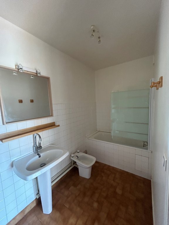 APPARTEMENT T1 A LOUER - MONTBRISON - 32.3 m2 - 436 &euro; charges comprises par mois