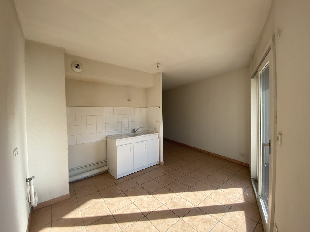 APPARTEMENT T1 A LOUER - MONTBRISON - 40.16 m2 - 516 &euro; charges comprises par mois
