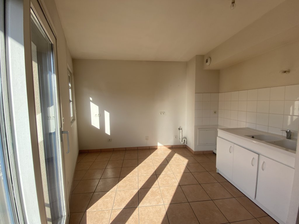 APPARTEMENT T1 A LOUER - MONTBRISON - 40.16 m2 - 516 &euro; charges comprises par mois