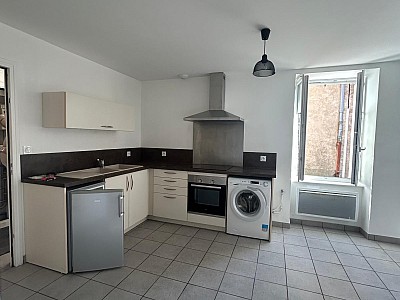 APPARTEMENT T1 A LOUER - NOIRETABLE - 25.91 m2 - 325 € charges comprises par mois