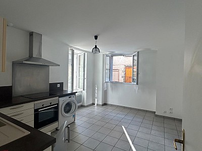 APPARTEMENT T1 A LOUER - NOIRETABLE - 25.91 m2 - 325 € charges comprises par mois