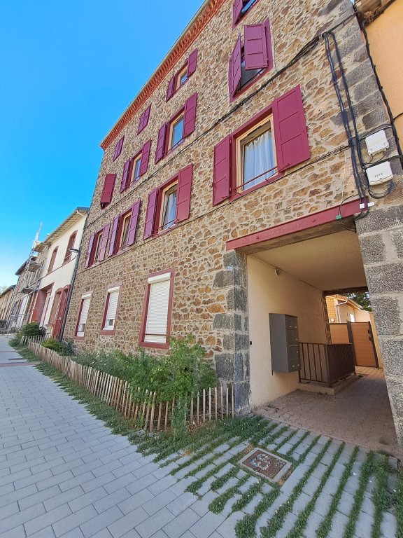 APPARTEMENT T1 A LOUER - ST SYMPHORIEN SUR COISE - 31.4 m2 - 490 &euro; charges comprises par mois