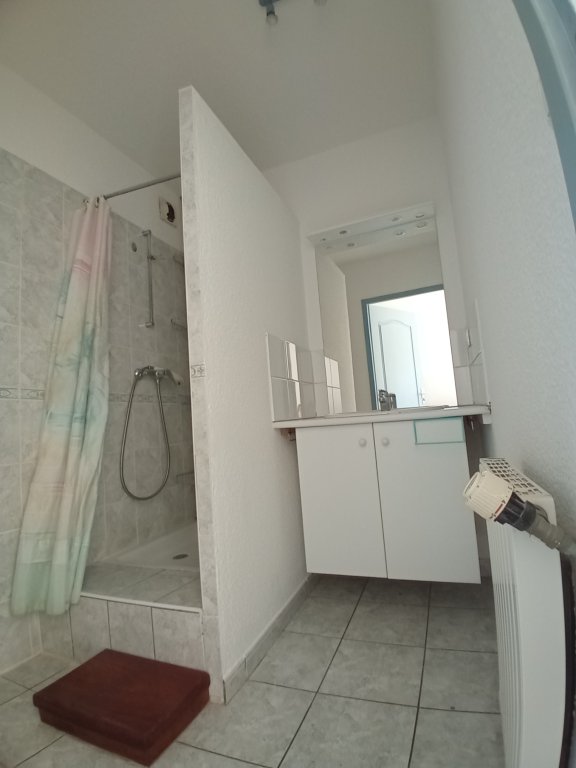 APPARTEMENT T2 A LOUER - BOEN SUR LIGNON - 47.85 m2 - 608 &euro; charges comprises par mois