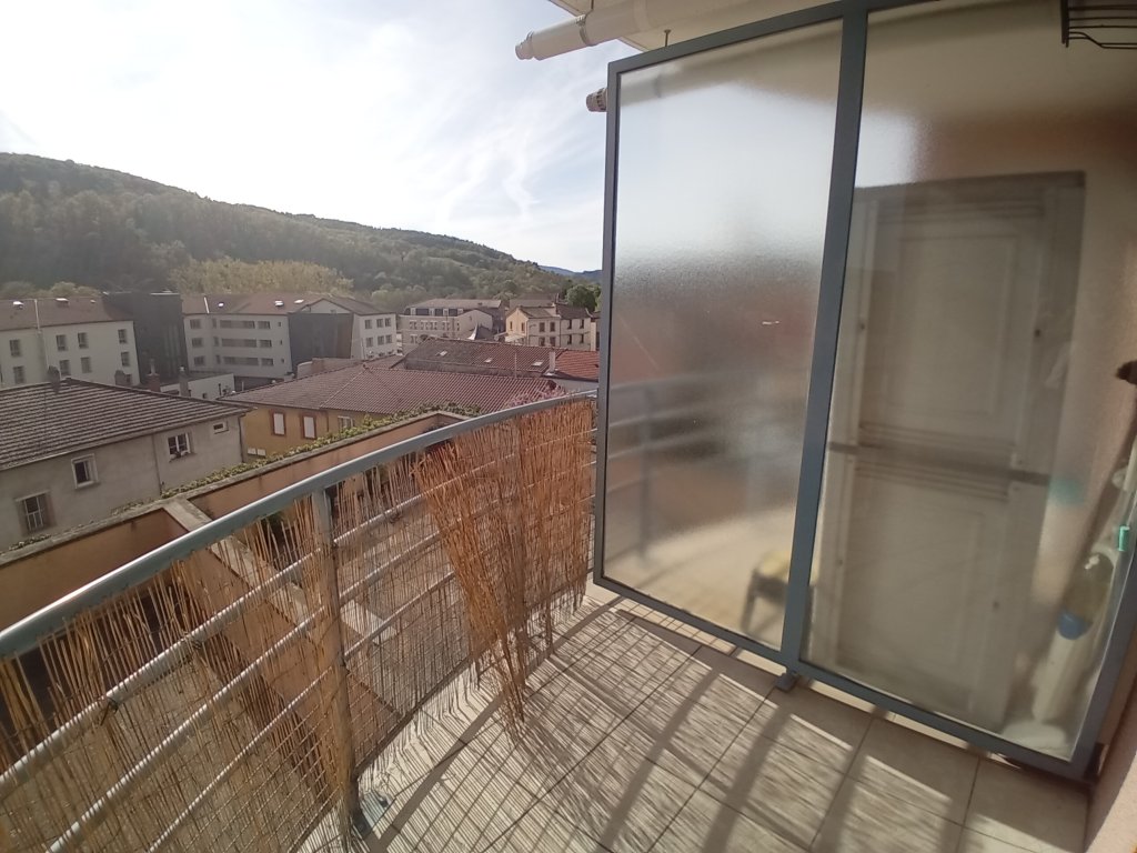 APPARTEMENT T2 A LOUER - BOEN SUR LIGNON - 47.85 m2 - 608 &euro; charges comprises par mois