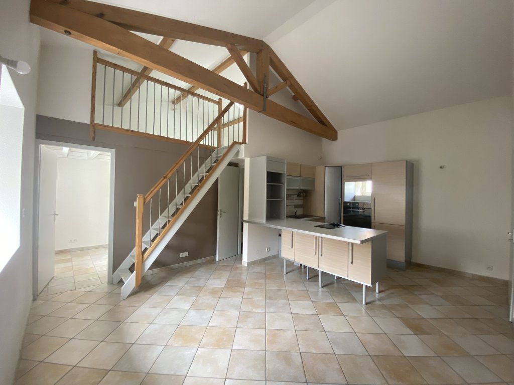 APPARTEMENT T2 A LOUER - BOISSET LES MONTROND - 41.5 m2 - 570 &euro; charges comprises par mois
