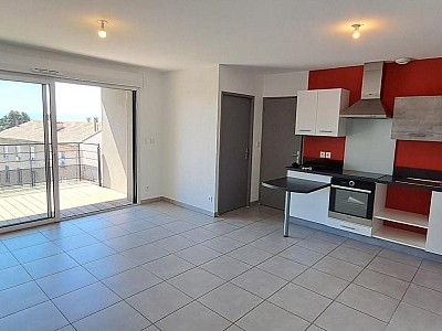 APPARTEMENT T2 A LOUER - CHAZELLES SUR LYON - 51.8 m2 - 660 &euro; charges comprises par mois