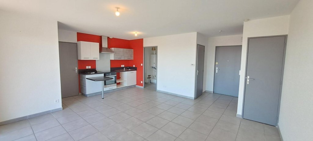 APPARTEMENT T2 A LOUER - CHAZELLES SUR LYON - 51.8 m2 - 660 &euro; charges comprises par mois