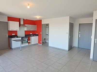 APPARTEMENT T2 A LOUER - CHAZELLES SUR LYON - 51.8 m2 - 660 &euro; charges comprises par mois