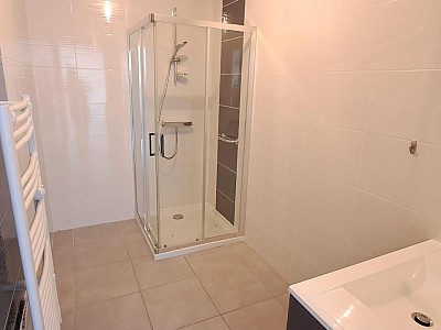 APPARTEMENT T2 A LOUER - CHAZELLES SUR LYON - 51.8 m2 - 660 &euro; charges comprises par mois