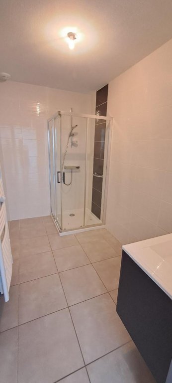 APPARTEMENT T2 A LOUER - CHAZELLES SUR LYON - 51.8 m2 - 660 &euro; charges comprises par mois
