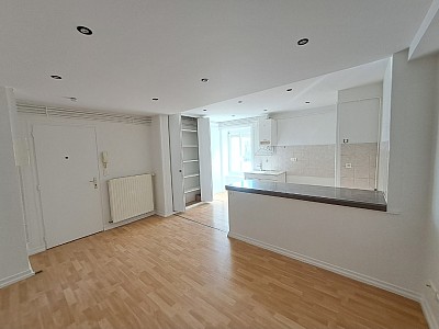 APPARTEMENT T2 A LOUER - CHAZELLES SUR LYON - 41.54 m2 - 360 € charges comprises par mois