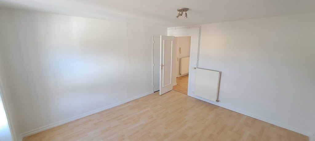 APPARTEMENT T2 A LOUER - CHAZELLES SUR LYON - 41.54 m2 - 360 &euro; charges comprises par mois