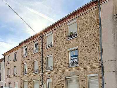 APPARTEMENT T2 A LOUER - CHAZELLES SUR LYON - 41.54 m2 - 360 € charges comprises par mois