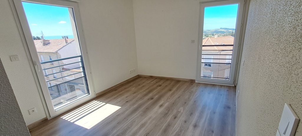 APPARTEMENT T2 A LOUER - CHAZELLES SUR LYON - 51.5 m2 - 660 &euro; charges comprises par mois