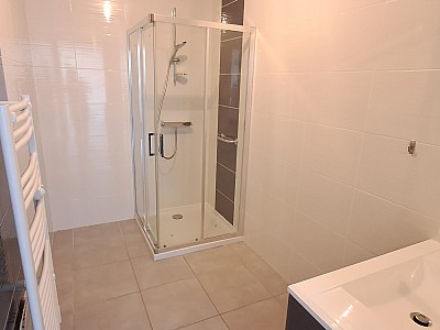 APPARTEMENT T2 A LOUER - CHAZELLES SUR LYON - 51.5 m2 - 660 € charges comprises par mois