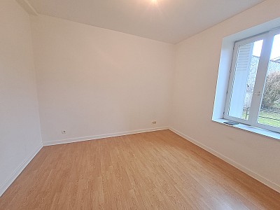 APPARTEMENT T2 A LOUER - CHAZELLES SUR LYON - 41.17 m2 - 368,50 € charges comprises par mois