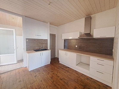 APPARTEMENT T2 A LOUER - CHAZELLES SUR LYON - 36.77 m2 - 440 € charges comprises par mois
