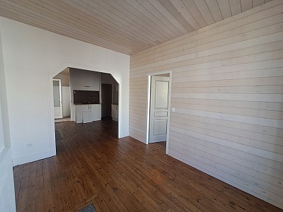 APPARTEMENT T2 A LOUER - CHAZELLES SUR LYON - 36.77 m2 - 440 € charges comprises par mois