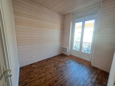APPARTEMENT T2 A LOUER - CHAZELLES SUR LYON - 36.77 m2 - 440 € charges comprises par mois