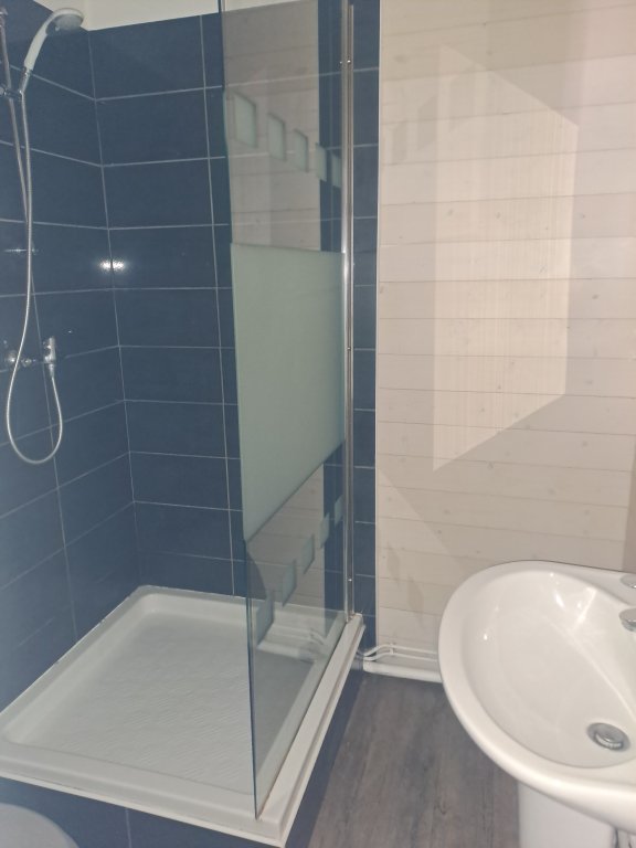 APPARTEMENT T2 A LOUER - CHAZELLES SUR LYON - 36.77 m2 - 440 &euro; charges comprises par mois