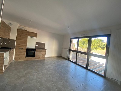 APPARTEMENT T2 A LOUER - FEURS - 46.73 m2 - 600 € charges comprises par mois