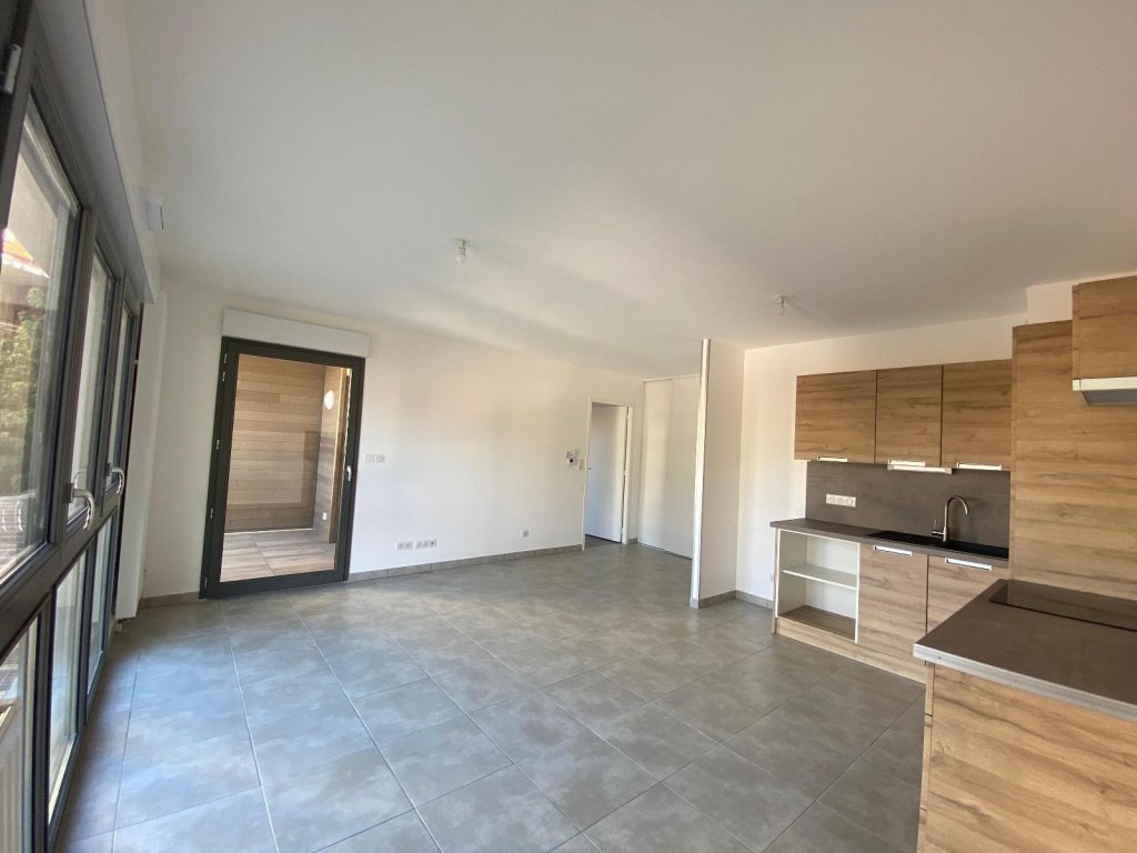 APPARTEMENT T2 A LOUER - FEURS - 46.73 m2 - 600 &euro; charges comprises par mois