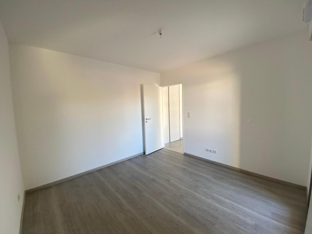 APPARTEMENT T2 A LOUER - FEURS - 46.73 m2 - 600 &euro; charges comprises par mois