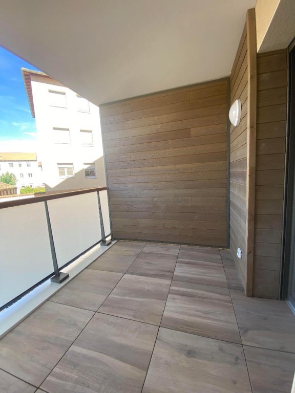 APPARTEMENT T2 A LOUER - FEURS - 46.73 m2 - 600 &euro; charges comprises par mois