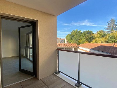 APPARTEMENT T2 A LOUER - FEURS - 46.73 m2 - 600 € charges comprises par mois