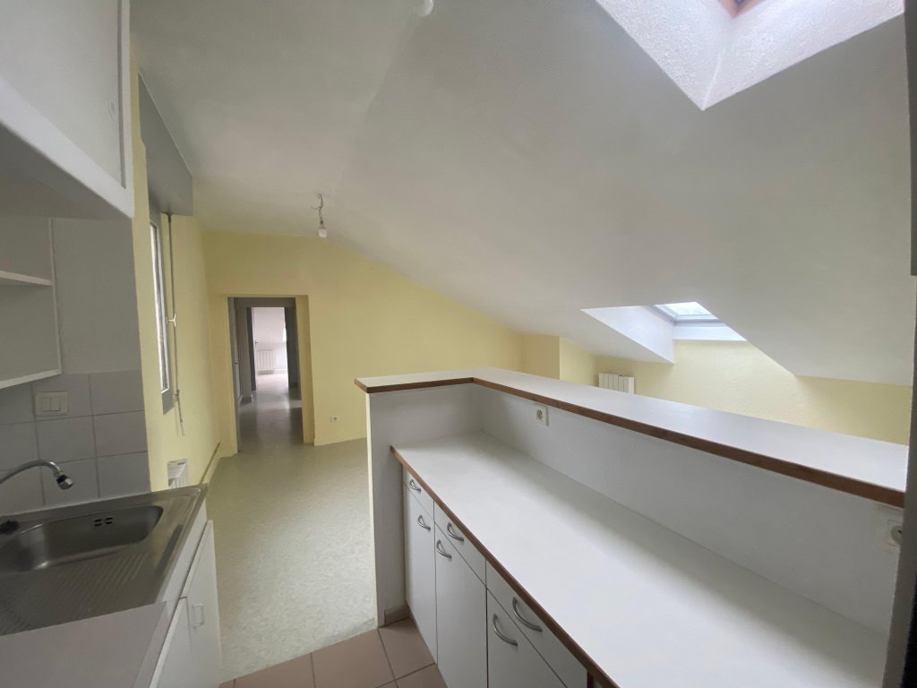 APPARTEMENT T2 A LOUER - FEURS - 36.5 m2 - 437 &euro; charges comprises par mois